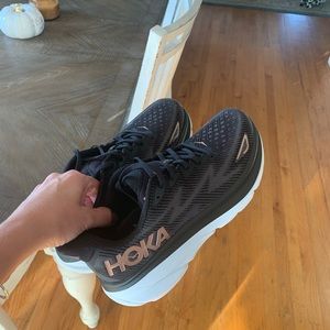 Hoka - size 9
